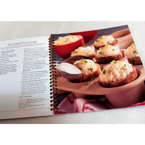 Lot of 5 Pampered Chef cookbooks spiral bound - Picture 7 of 16